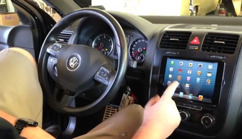 Automobile : un iPad mini intégré au tableau de bord